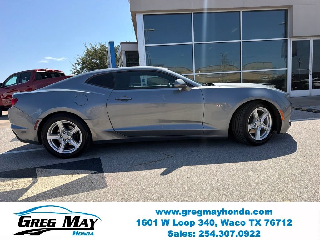 Used 2020 Chevrolet Camaro LT RWD image 2