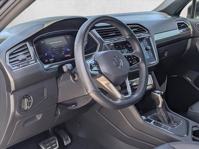 Used 2023 Volkswagen Tiguan SE R-Line image 9