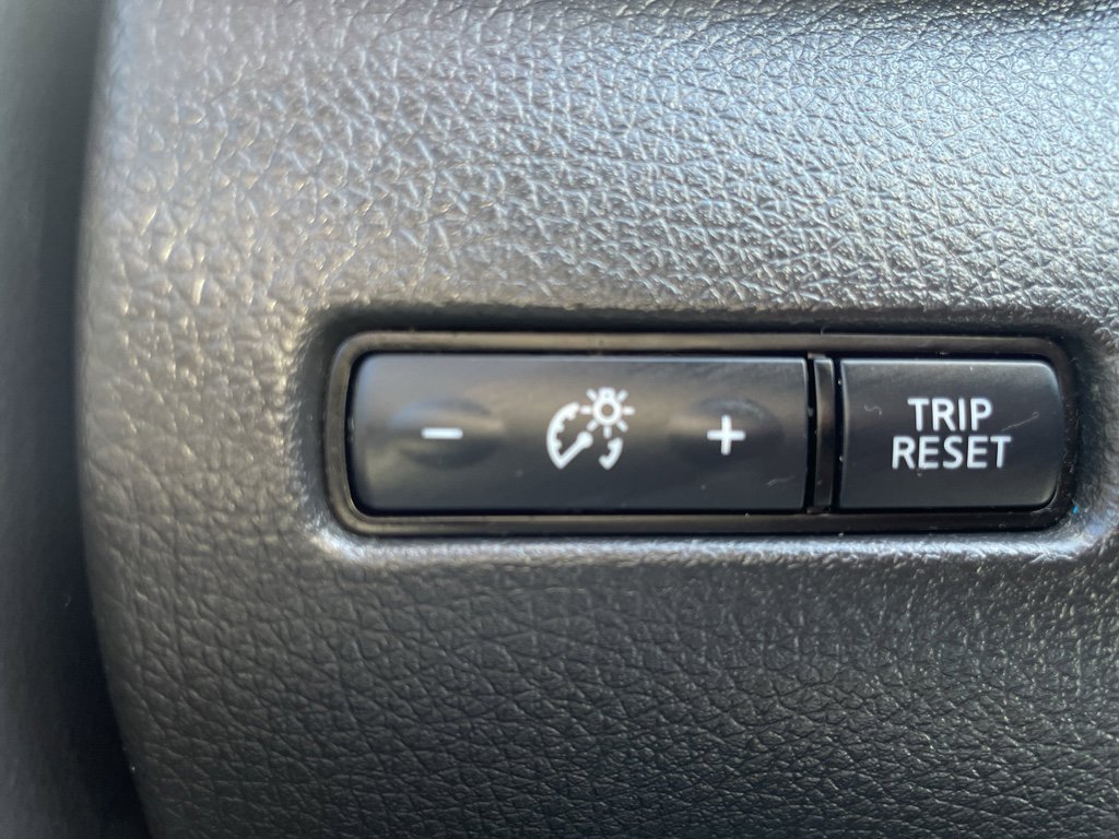 Used 2020 Nissan Rogue SV image 21