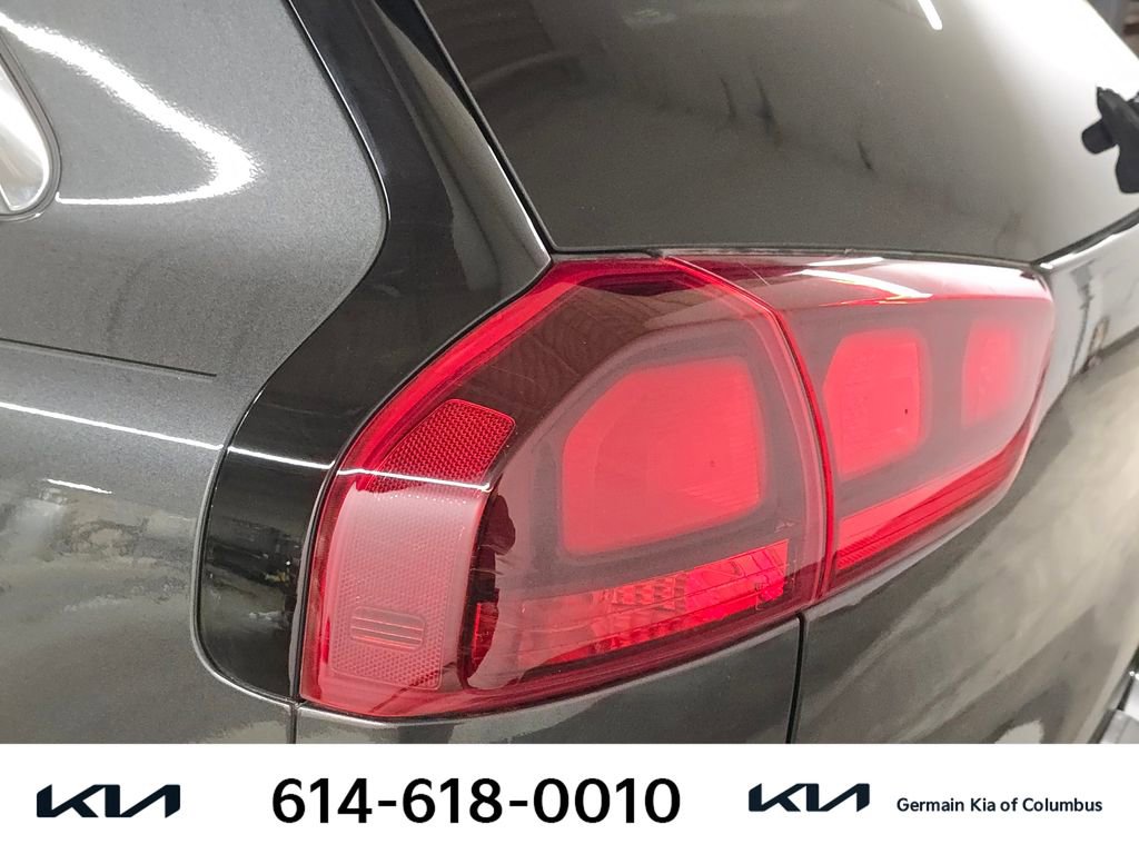 Certified 2020 Kia Niro EX w/ Cold Weather Package image 15