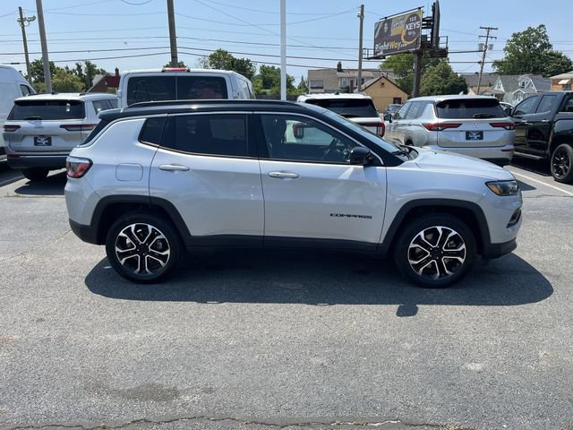 Used 2024 Jeep Compass Limited AWD/4WD image 11