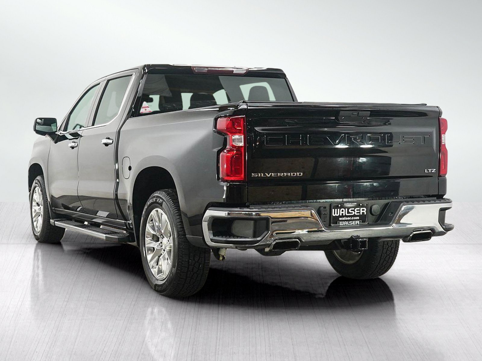 Used 2019 Chevrolet Silverado 1500 LTZ AWD/4WD image 3