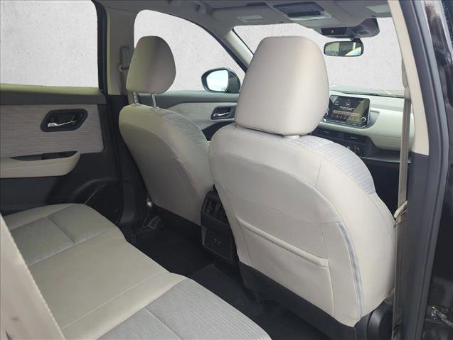 Used 2023 Nissan Rogue SV image 25