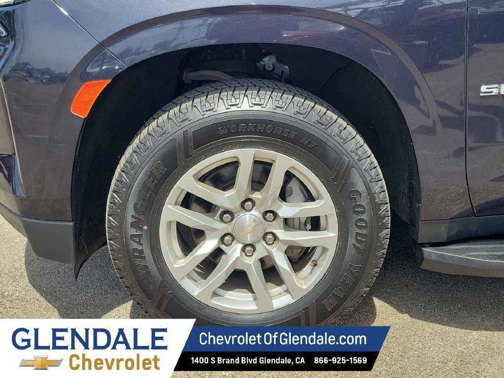 Used 2022 Chevrolet Suburban LT RWD image 18