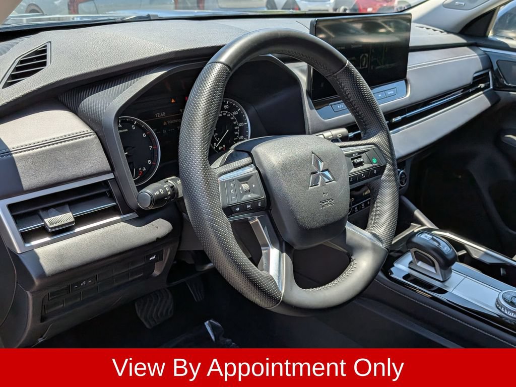 Used 2025 Mitsubishi Outlander SE AWD/4WD image 15