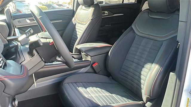 New 2025 Ford Explorer ST-Line w/ Premium Package image 16