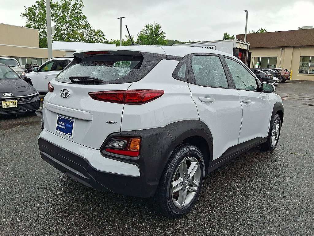 Certified 2021 Hyundai Kona SE w/ Cargo Package AWD/4WD image 24