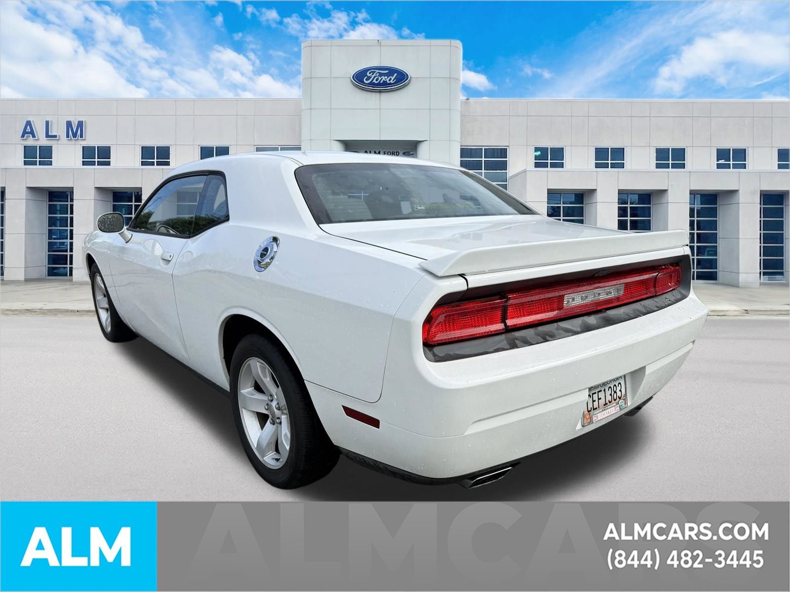 Used 2013 Dodge Challenger SXT RWD image 6