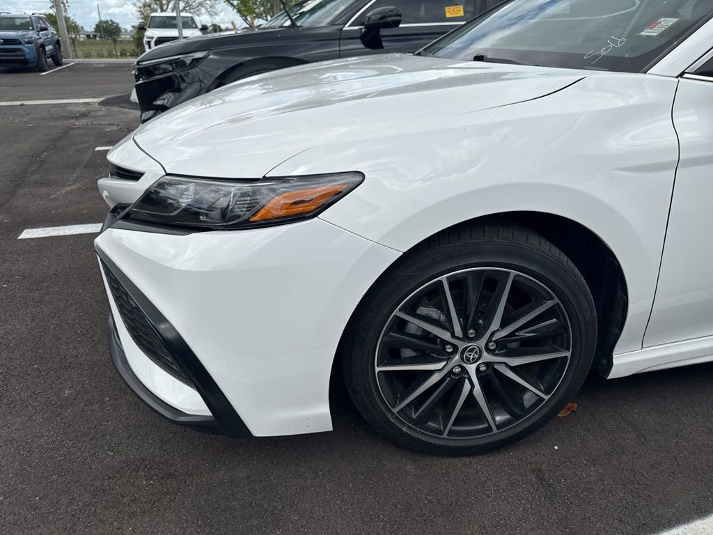 Used 2023 Toyota Camry SE image 7