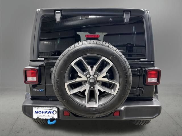 Used 2024 Jeep Wrangler Unlimited AWD/4WD image 4