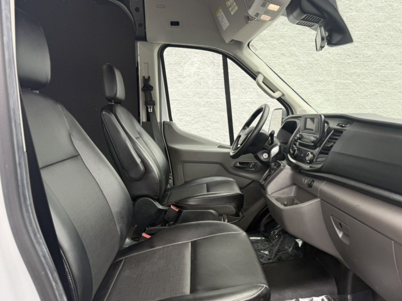 Used 2023 Ford Transit 250 148 High Roof Extended w/ Load Area Protection Package RWD image 10