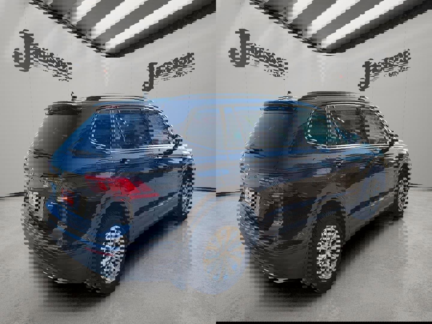 Used 2020 Volkswagen Tiguan S image 4