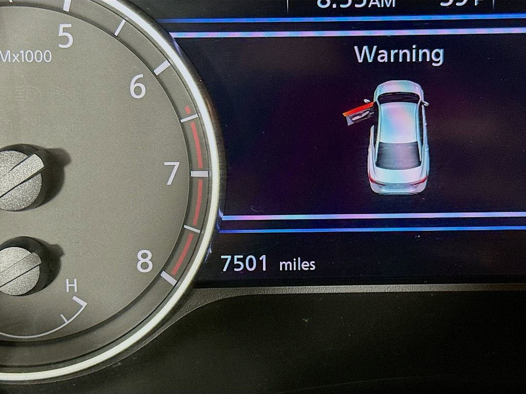 Used 2024 Nissan Sentra SR w/ SR Premium Package image 17