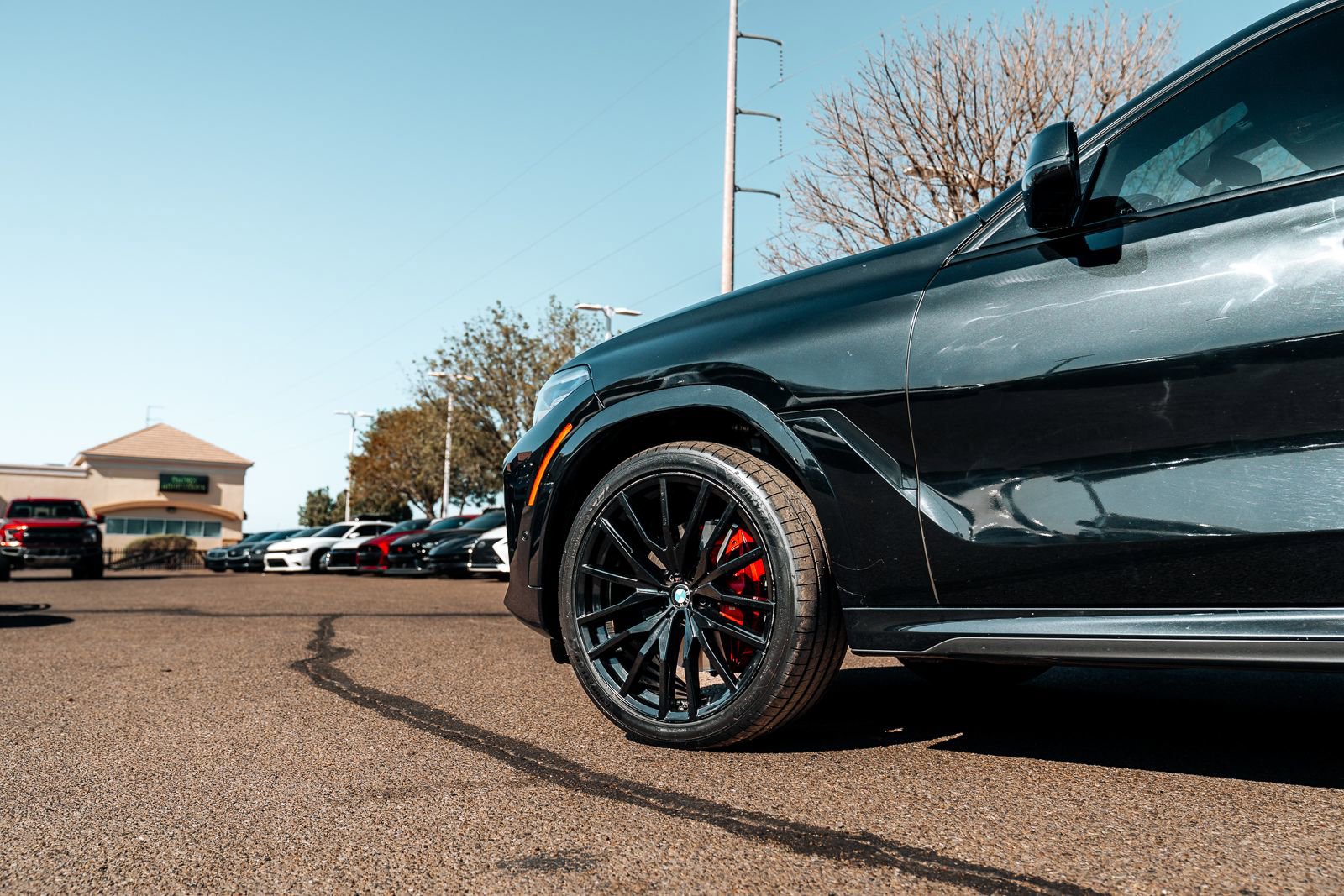Used 2022 BMW X6 xDrive40i w/ M Sport Package image 16