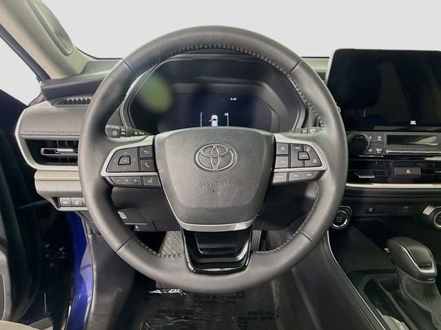 Certified 2025 Toyota Grand Highlander FWD image 11
