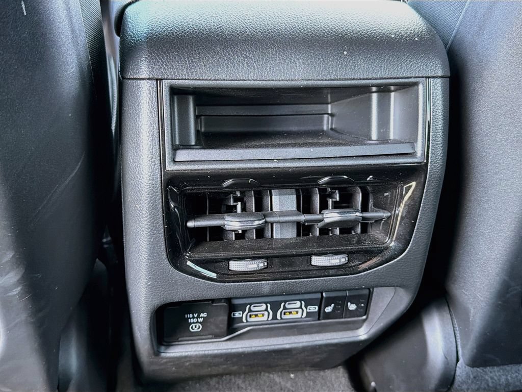 Used 2024 Jeep Grand Cherokee Limited AWD/4WD image 37