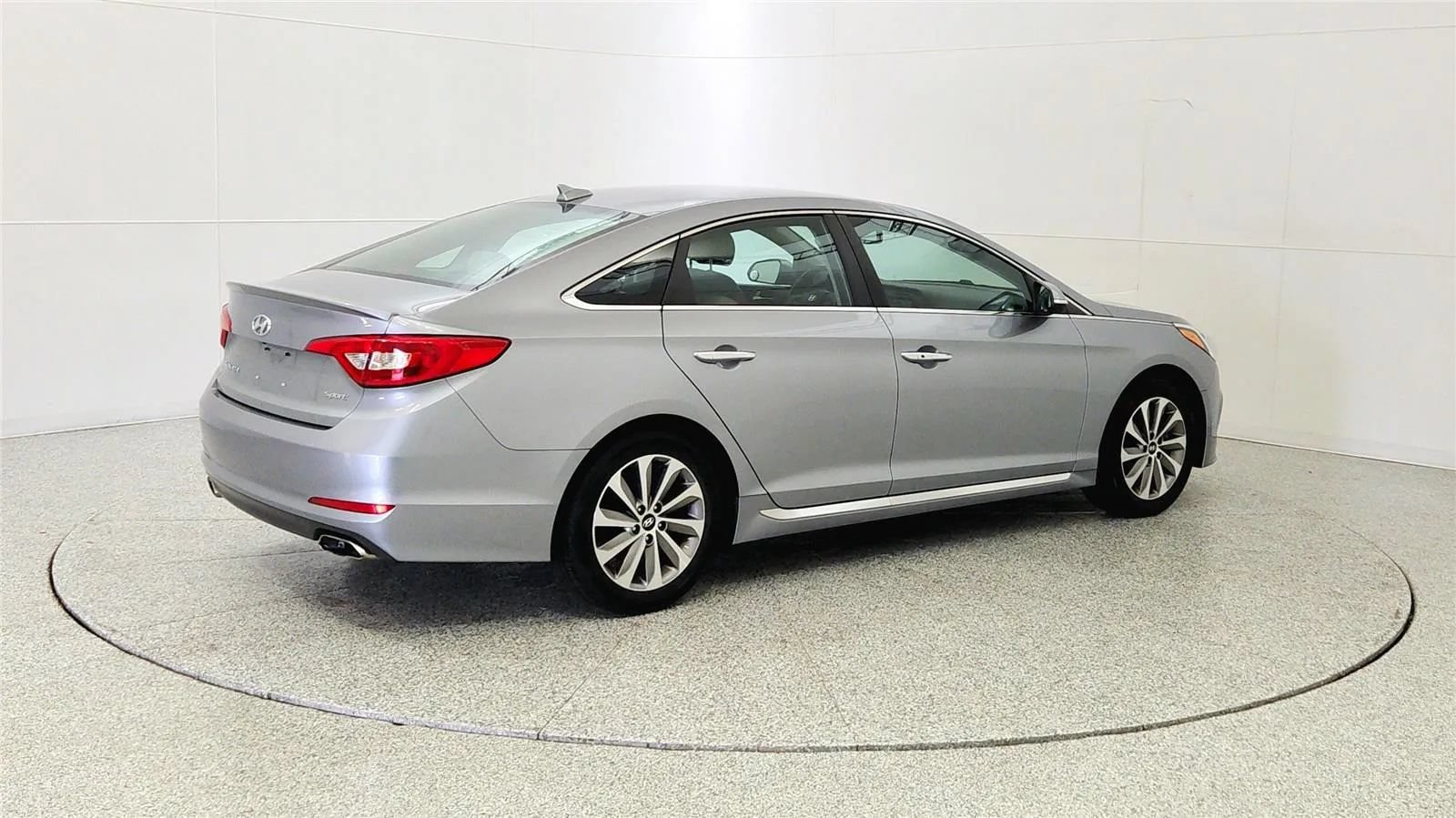 Used 2015 Hyundai Sonata Sport w/ Option Group 04 FWD image 7