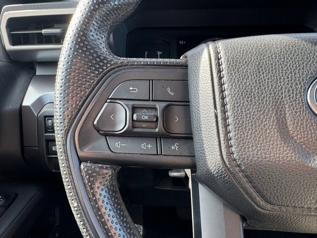 Certified 2024 Toyota Tacoma SR5 AWD/4WD image 25