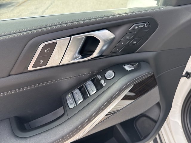 Used 2024 BMW X7 xDrive40i image 72