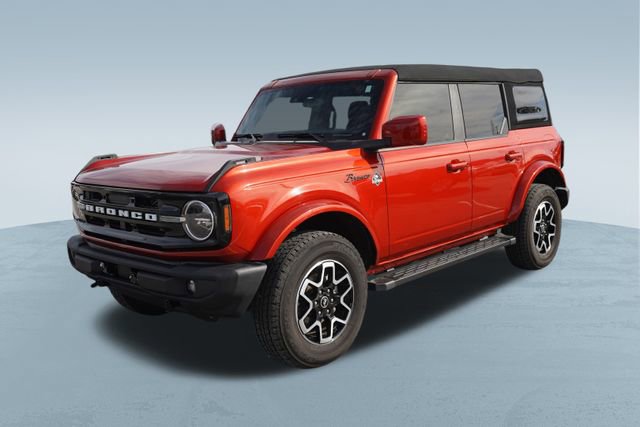 Used 2023 Ford Bronco Outer Banks image 3