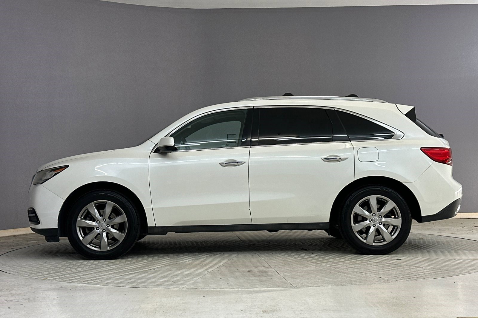 Used 2016 Acura MDX SH-AWD image 2
