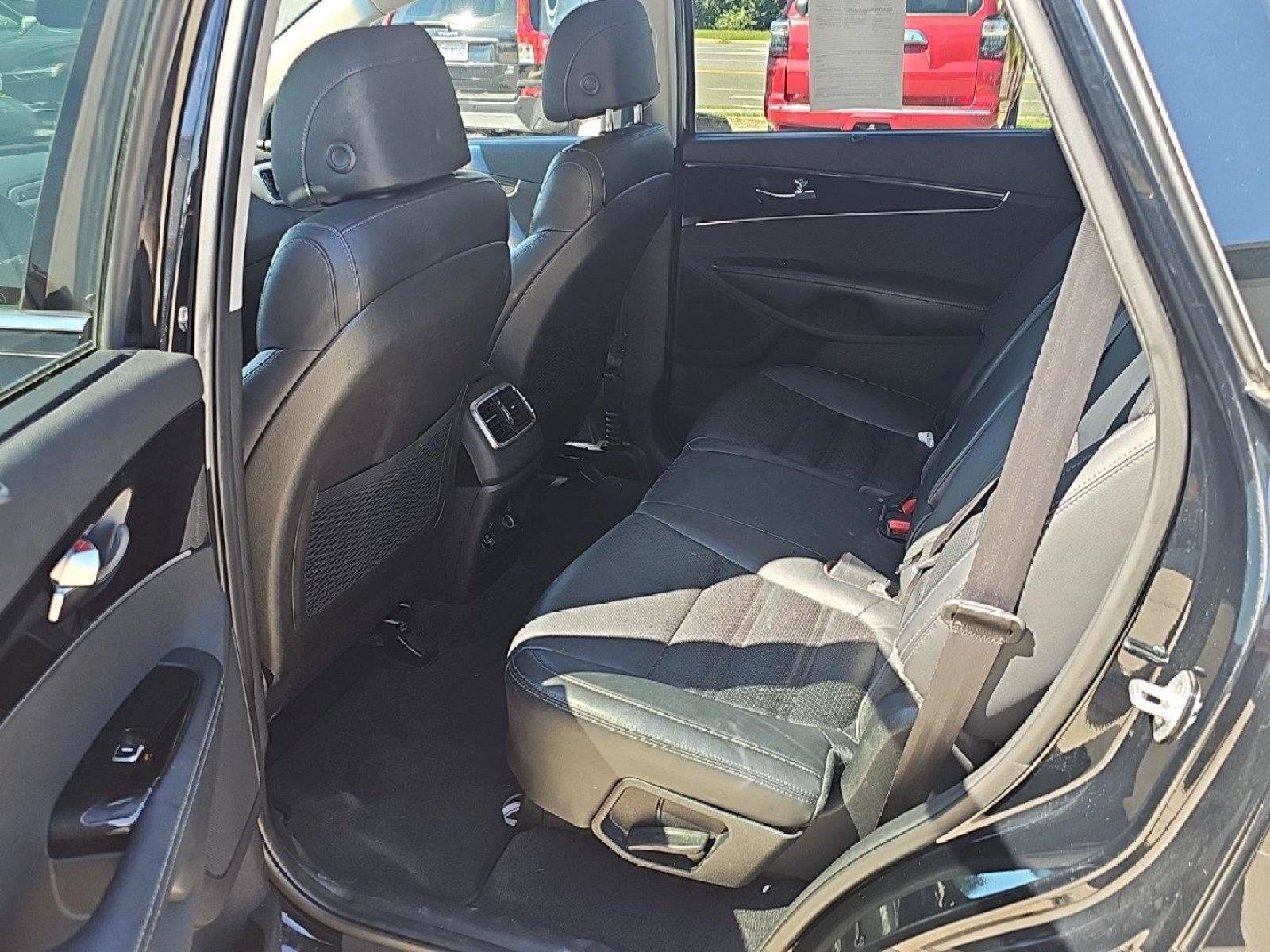Used 2017 Kia Sorento EX AWD/4WD image 45