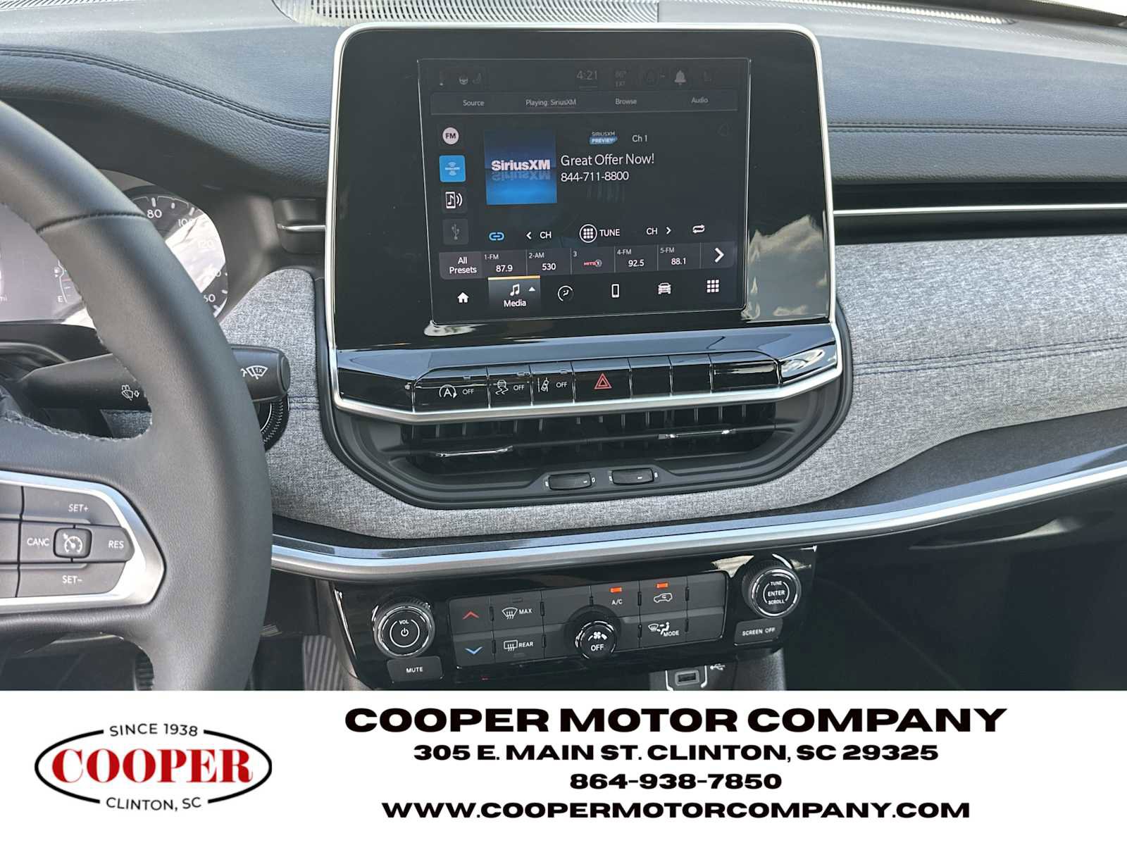 Used 2025 Jeep Compass Latitude image 23