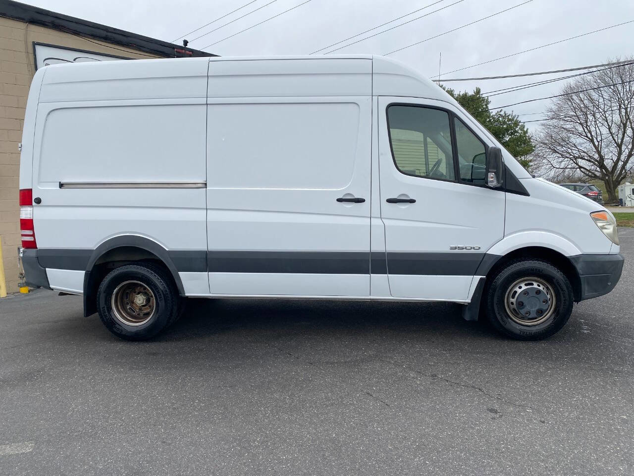 Used 2009 Dodge Sprinter 3500 w/ Rear Heater Group III image 2