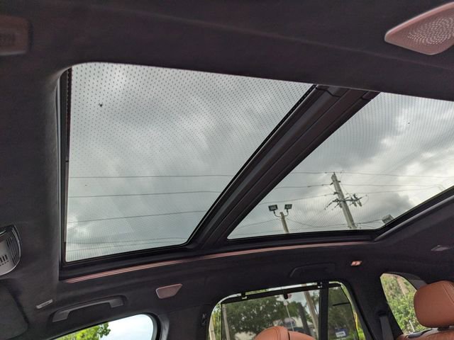 Used 2022 BMW X5 M50i w/ Executive Package image 22