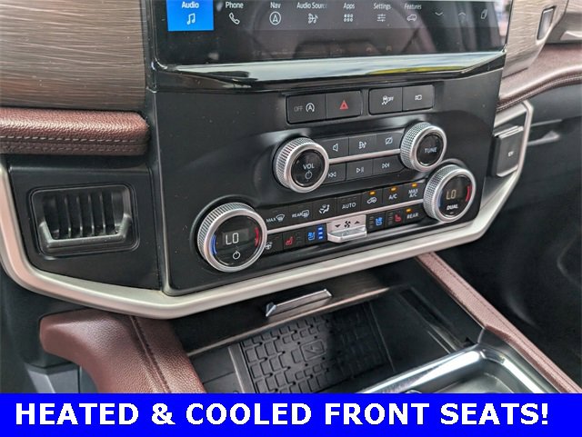 Used 2024 Ford Expedition Limited image 23