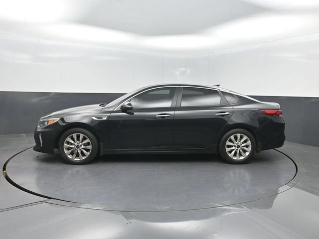 Used 2018 Kia Optima S FWD image 2