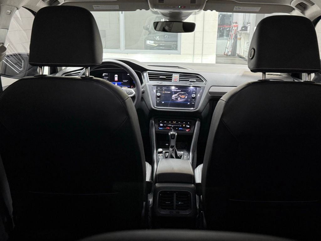 Used 2022 Volkswagen Tiguan SE AWD/4WD image 40