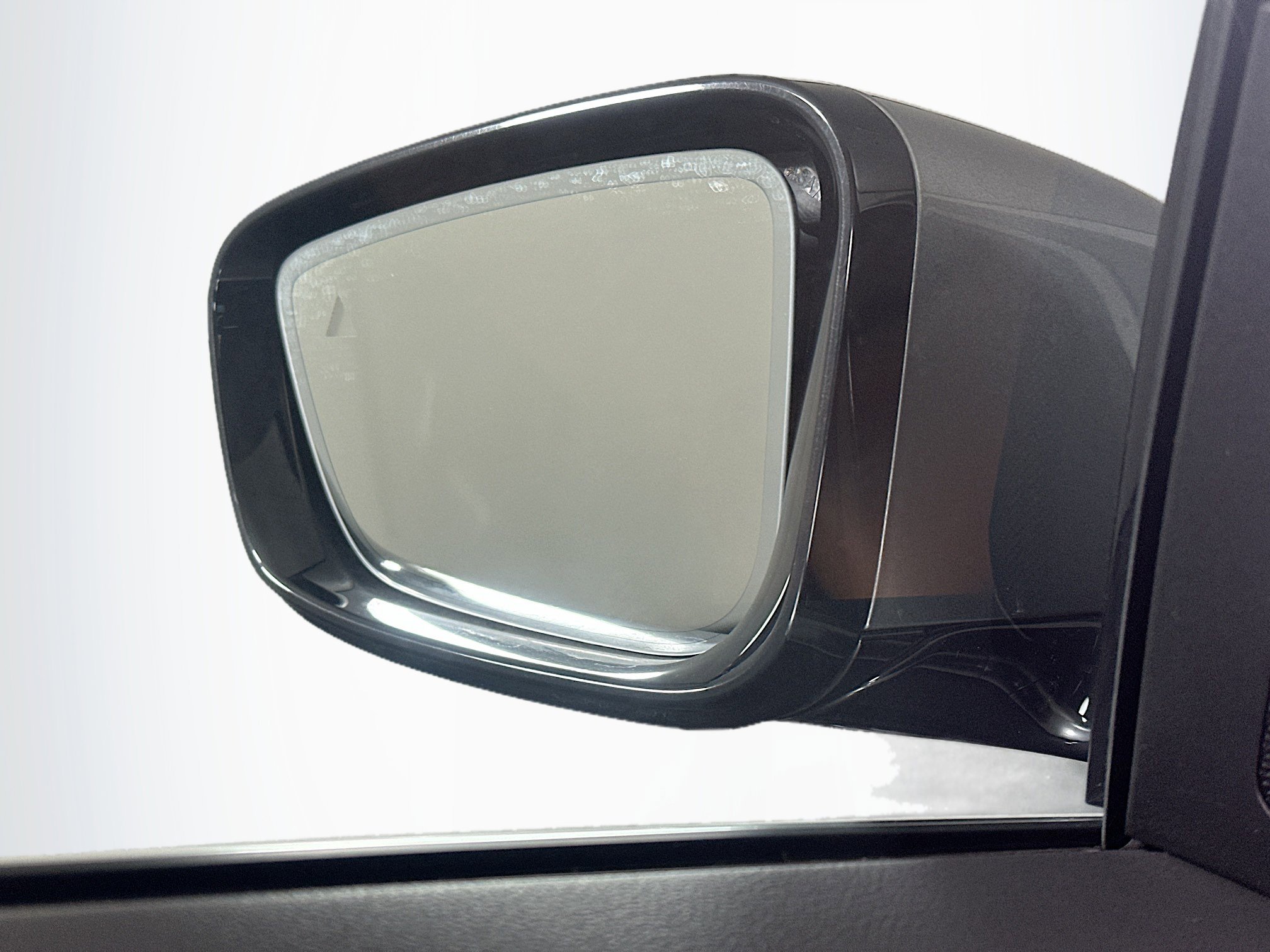 Used 2023 BMW i4 eDrive35 w/ Premium Package image 16