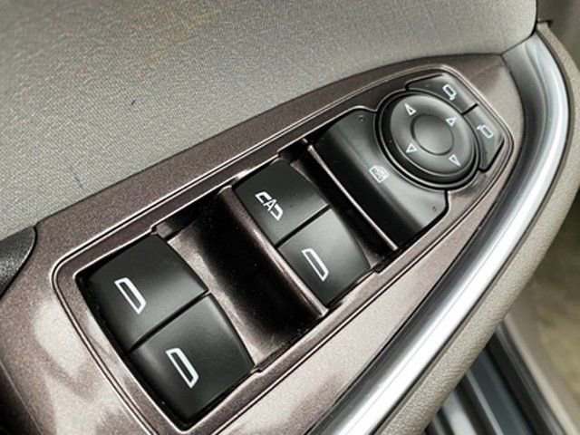 Used 2016 Chevrolet Malibu LT image 16