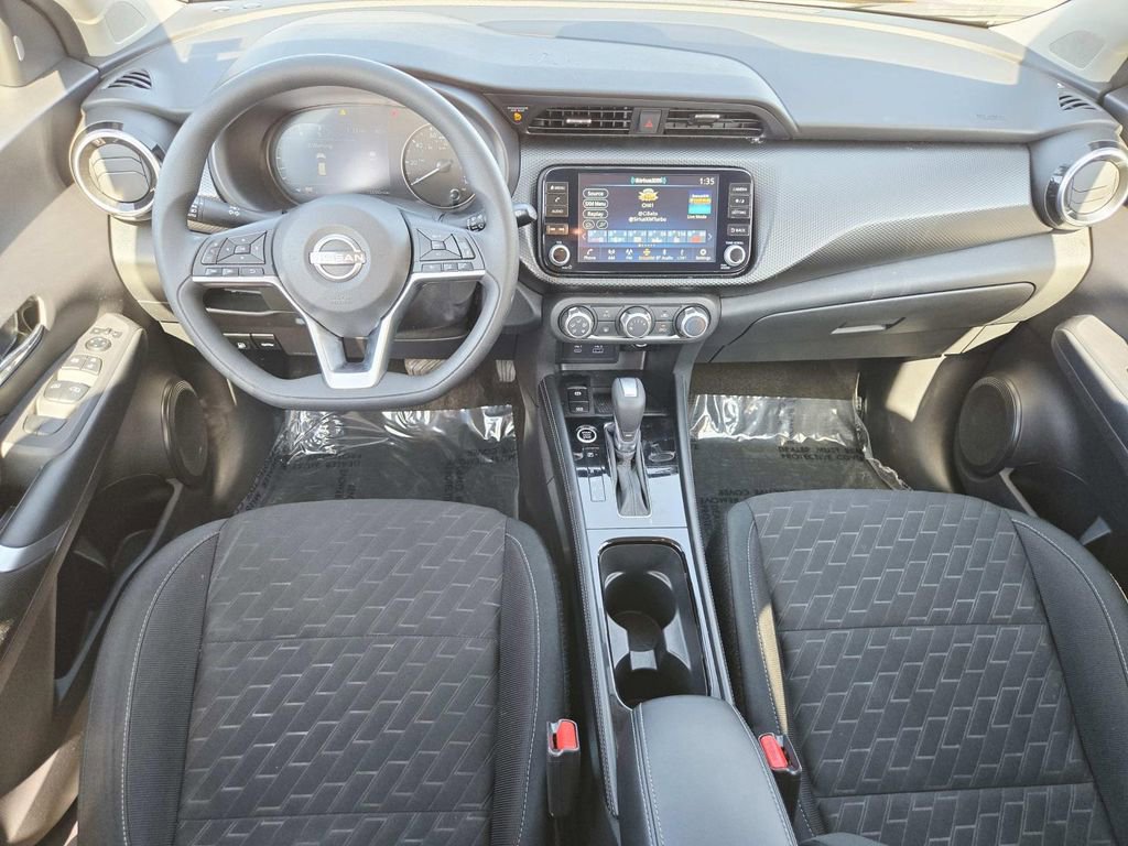 Used 2024 Nissan Kicks SV image 9