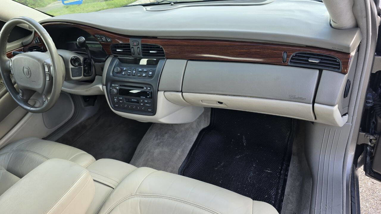 Used 2000 Cadillac De Ville w/ Comfort/Convenience Pkg image 18
