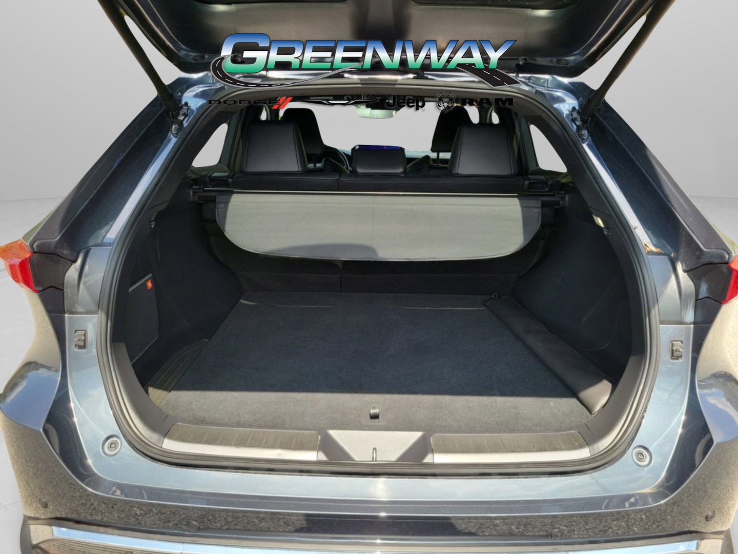 Used 2024 Toyota Venza Limited AWD/4WD image 6
