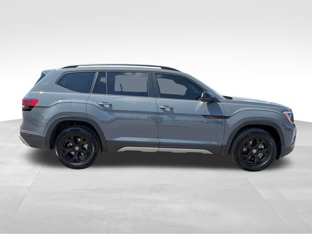 Used 2024 Volkswagen Atlas Peak Edition SE AWD/4WD image 8