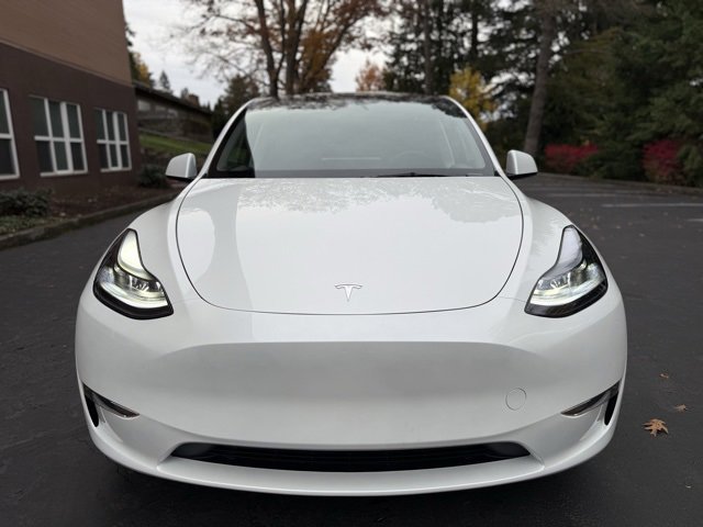 Used 2025 Tesla Model Y Long Range image 2
