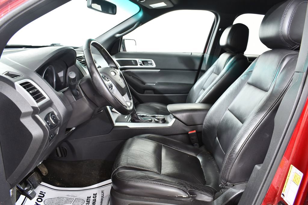 Used 2015 Ford Explorer XLT w/ Equipment Group 202B image 6