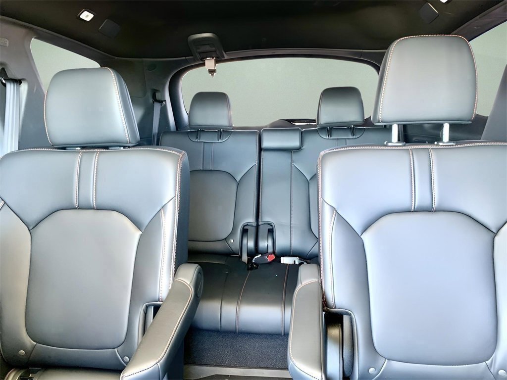 Used 2025 Honda Pilot TrailSport image 44