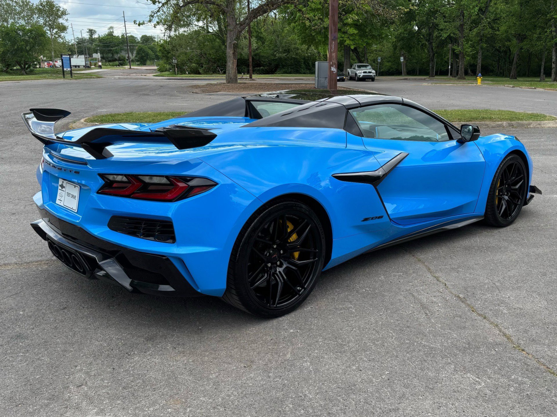 Used 2025 Chevrolet Corvette Z06 RWD image 3