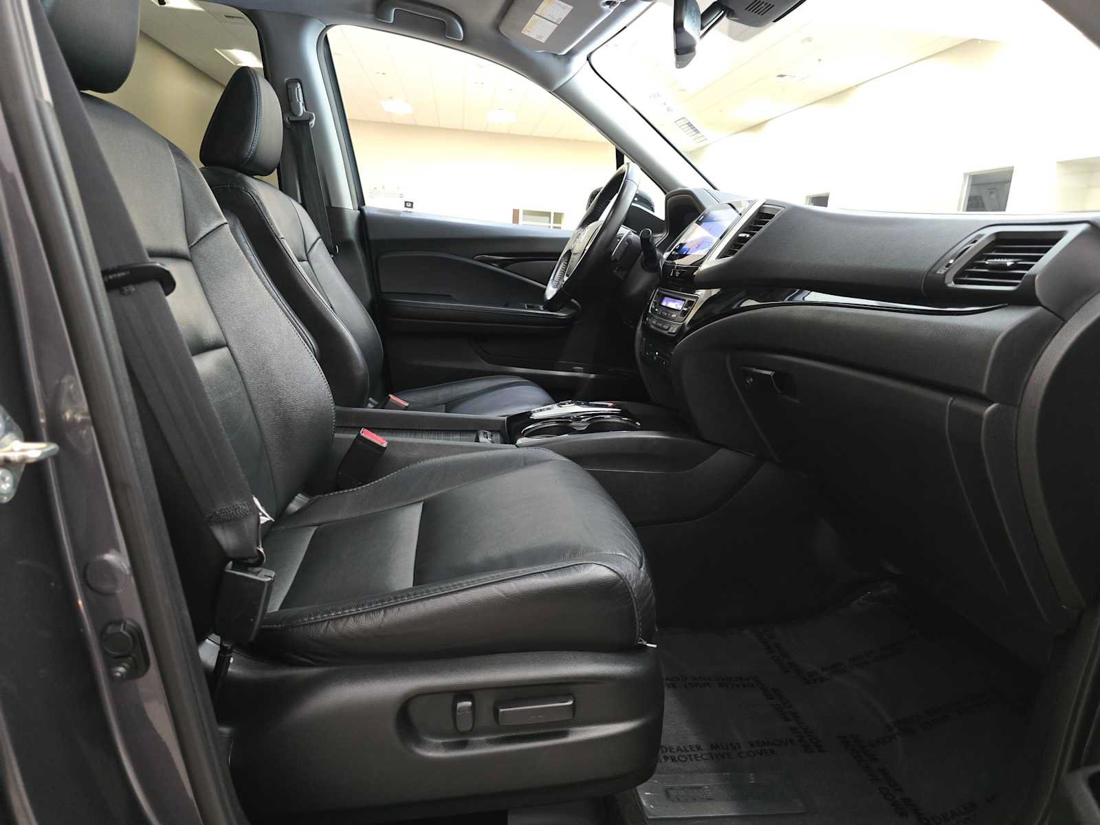Used 2017 Honda Pilot Touring image 29