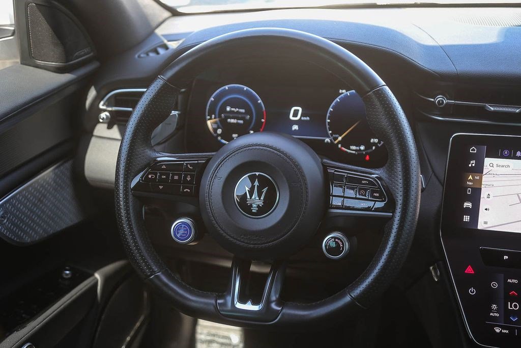 Used 2024 Maserati Grecale GT image 15
