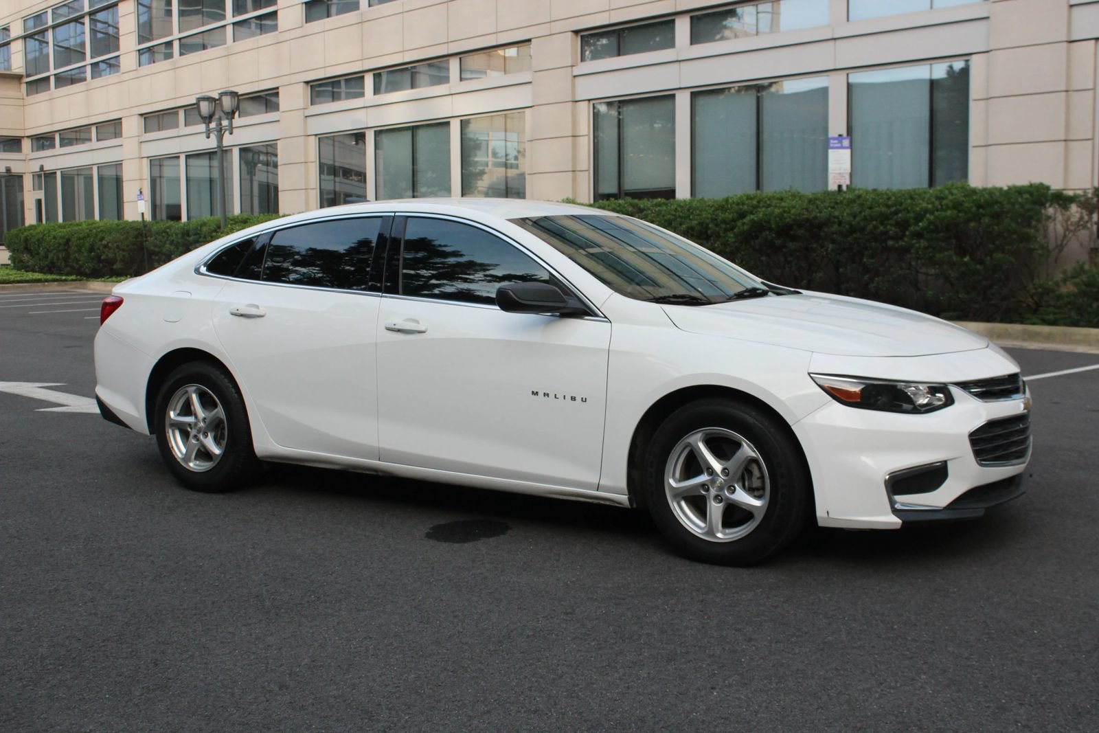 Used 2016 Chevrolet Malibu LS FWD image 2