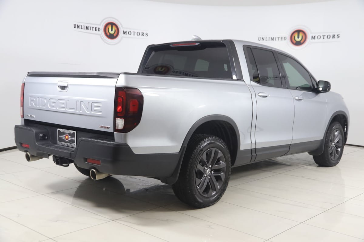 Used 2025 Honda Ridgeline Sport image 3