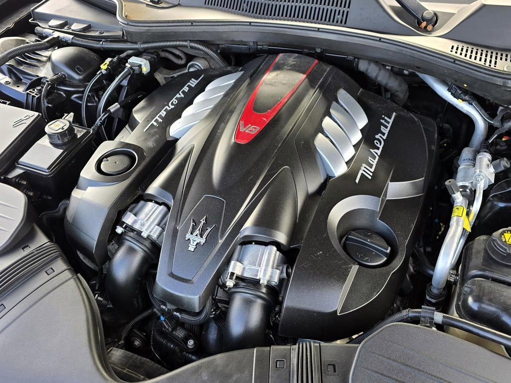 Used 2017 Maserati Quattroporte GTS GranSport image 8