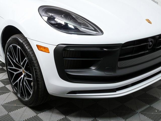 New 2026 Porsche Macan GTS AWD/4WD image 39