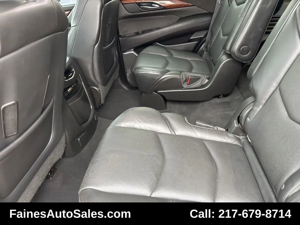 Used 2015 Cadillac Escalade Premium image 39