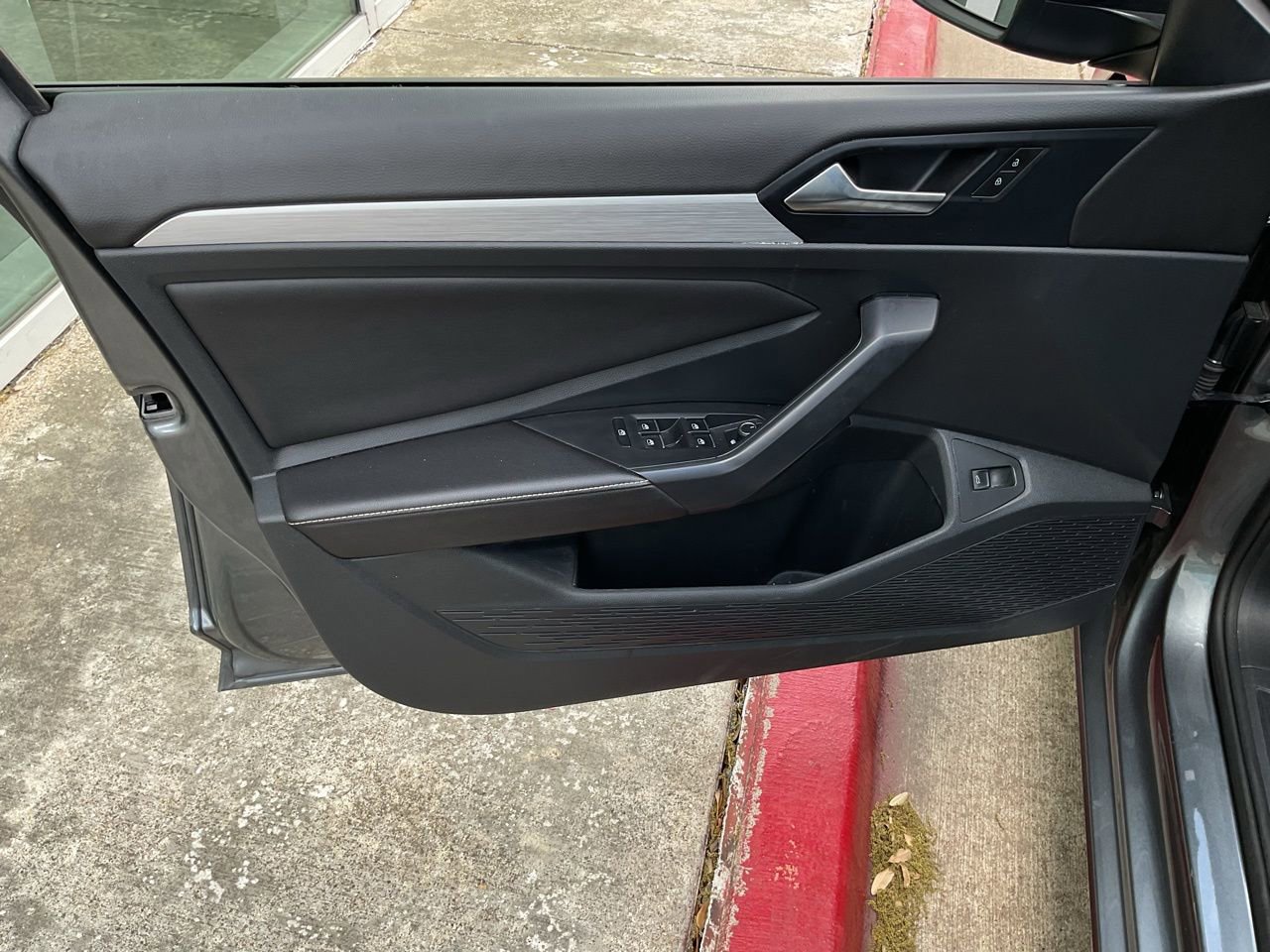 Used 2025 Volkswagen Jetta Sport image 13